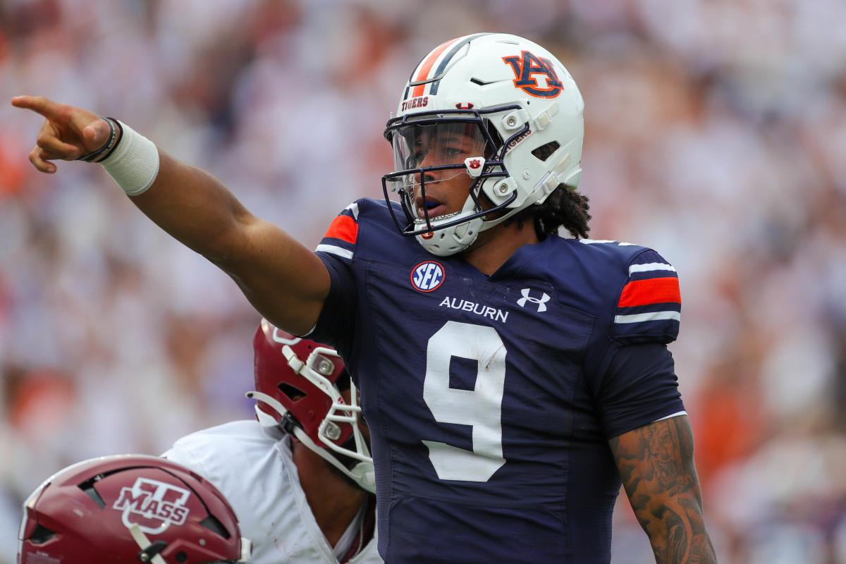 Robby Ashford vs UMass - Eric Starling/Auburn Daily